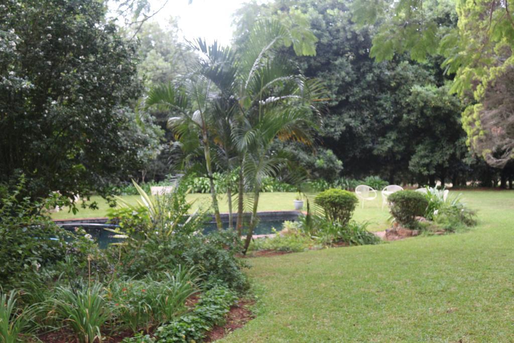 Softwaters Guesthouse Cottages Louis Trichardt Esterno foto